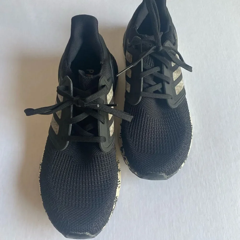 ADIDAS Men’s Black and White Primeblue Sneakers Size 8 US